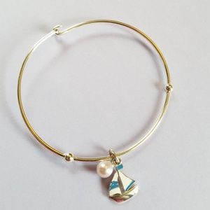 Vantel Pearls "Sailboat" charm bangle bracelet